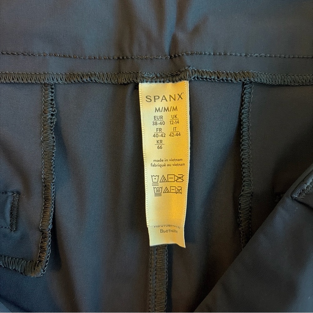 Spanx Shorts Women’s Sz  M Navy Stretch Dress Shaping High Rise Pull On - Picture 3 of 7